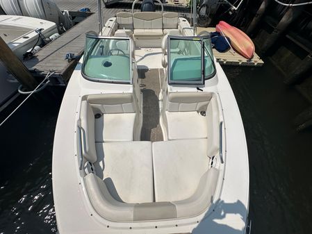 Robalo R207 image