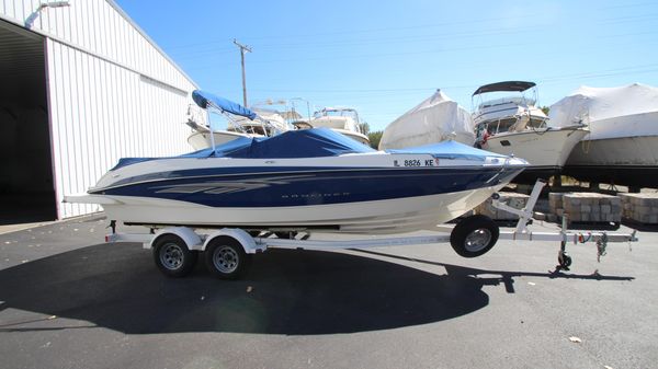 Bayliner 225 