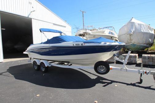 Bayliner 225 image