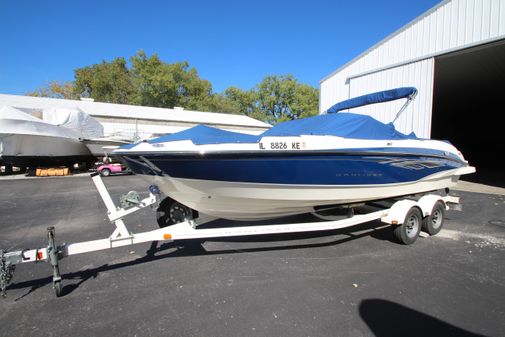 Bayliner 225 image