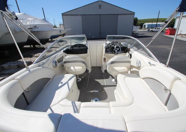 Bayliner 225 image