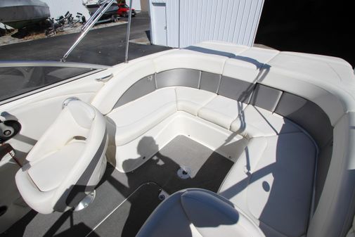 Bayliner 225 image