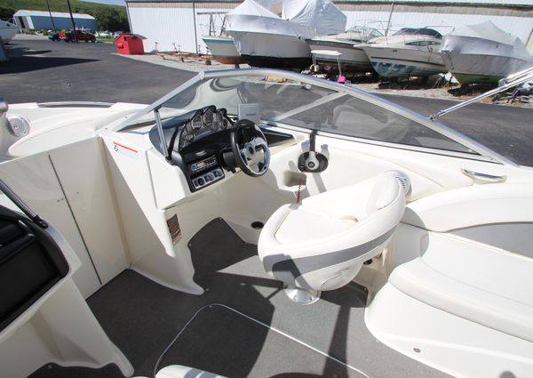 Bayliner 225 image