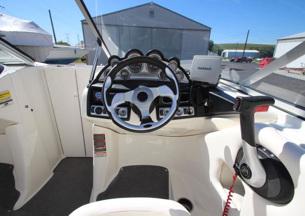 Bayliner 225 image