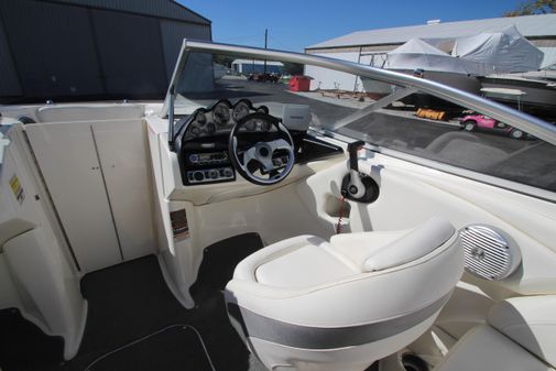 Bayliner 225 image