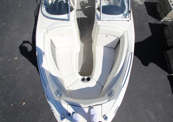 Bayliner 225 image