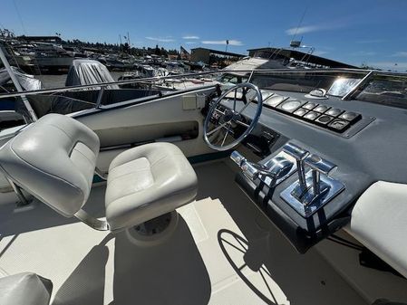 Bayliner 3058 image