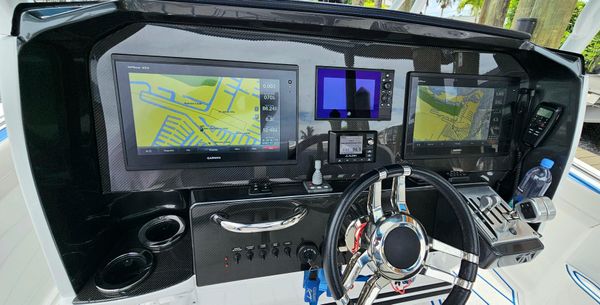 Nor-tech 390-SPORT-CENTER-CONSOLE image