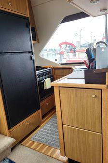 Bayliner 4087-COCKPIT-MOTORYACHT image