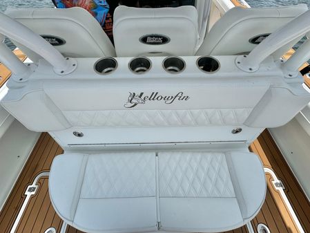 Yellowfin 39 Open image