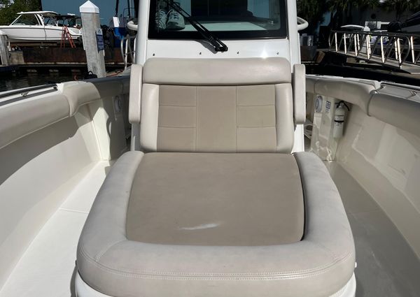 Boston Whaler 280 Outrage image