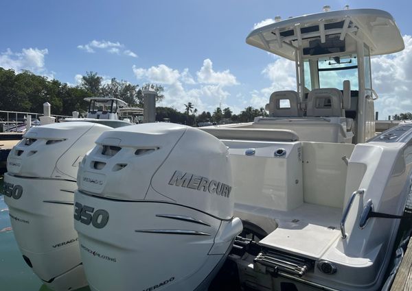 Boston Whaler 280 Outrage image