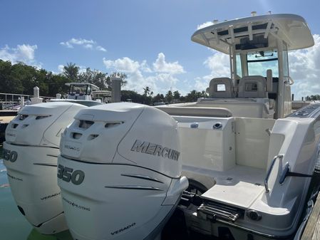 Boston Whaler 280 Outrage image