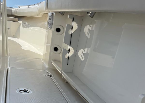 Boston Whaler 280 Outrage image