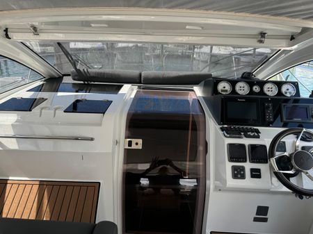 Sealine S330 image