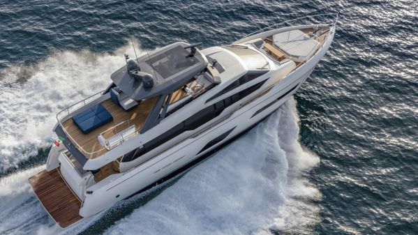 Ferretti Yachts 780 image