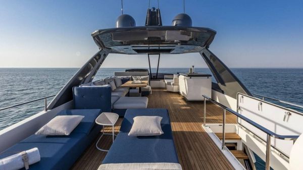 Ferretti Yachts 780 image