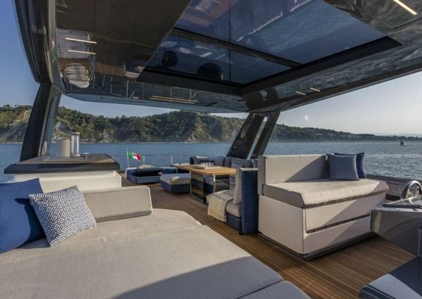 Ferretti Yachts 780 image