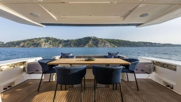 Ferretti Yachts 780 image