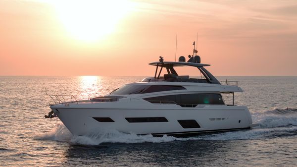 Ferretti Yachts 780 image