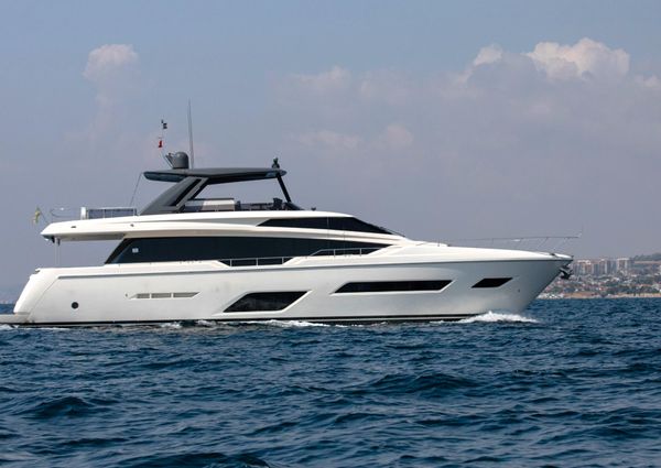 Ferretti Yachts 780 image