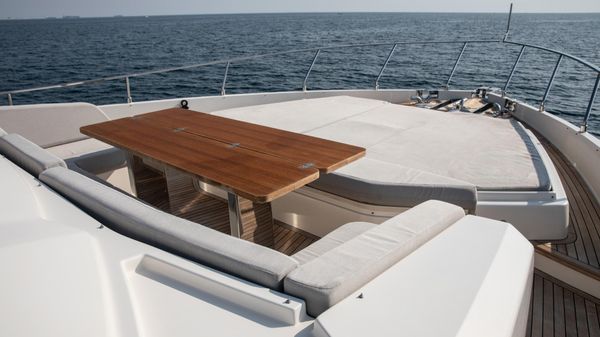 Ferretti Yachts 780 image