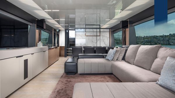 Ferretti Yachts 780 image