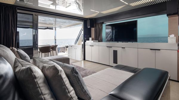 Ferretti Yachts 780 image