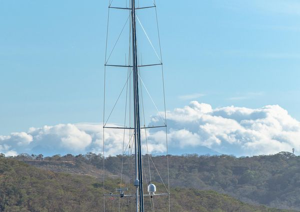 Alloy-yachts SLOOP image