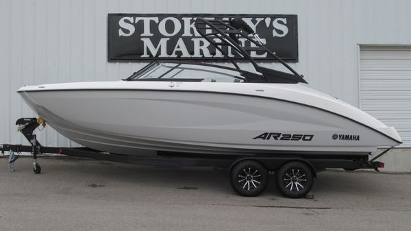 Yamaha Boats AR250 