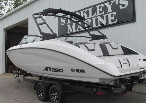 Yamaha-boats AR250 image