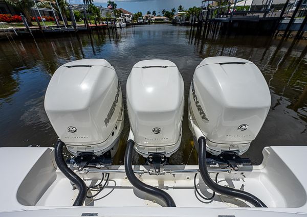 Boston-whaler 380-OUTRAGE image