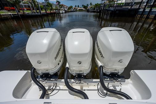 Boston-whaler 380-OUTRAGE image