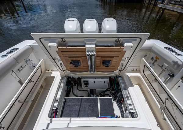 Boston-whaler 380-OUTRAGE image