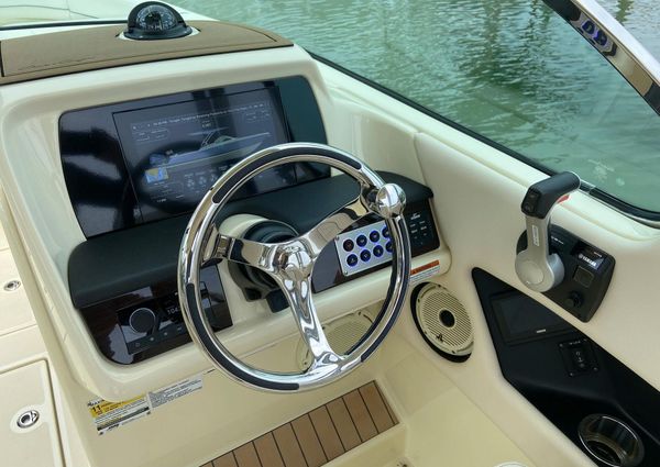 Chris-Craft Calypso 24 image