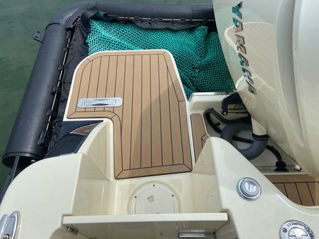 Chris-Craft Calypso 24 image