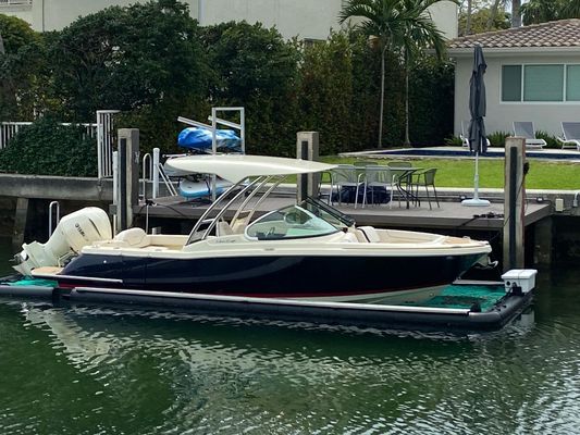 Chris-Craft Calypso 24 - main image