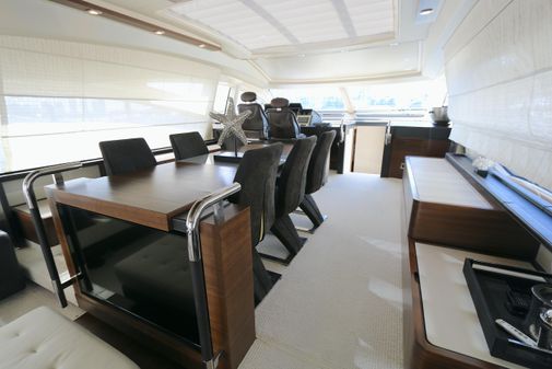 Azimut 72S image