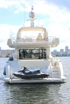 Azimut 72S image