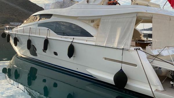Ferretti Yachts 681 