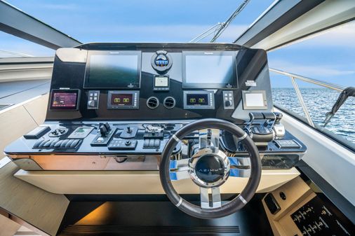 Azimut 80 FLY image