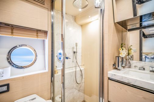 Azimut 80 FLY image