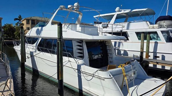 Carver 570 Voyager Pilothouse 