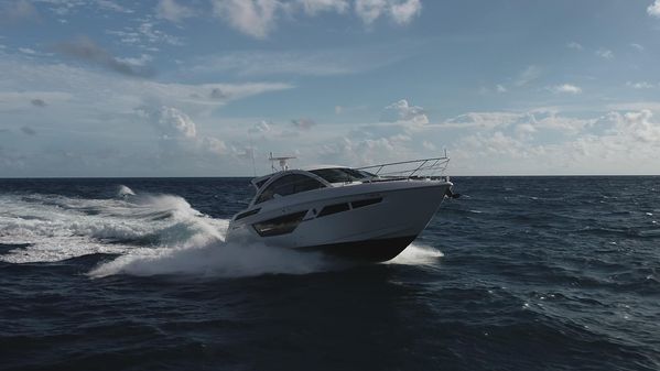 Cruisers Yachts 50 Cantius image