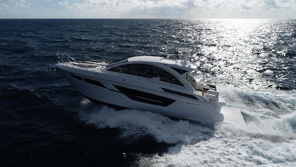 Cruisers Yachts 50 Cantius image