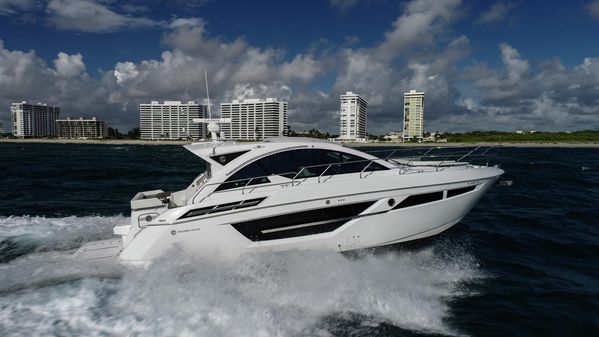 Cruisers Yachts 50 Cantius image