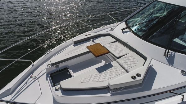 Cruisers Yachts 50 Cantius image