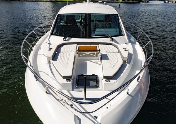 Cruisers Yachts 50 Cantius image