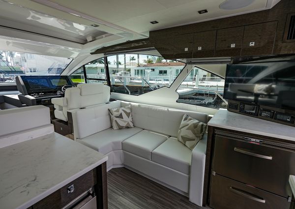 Cruisers Yachts 50 Cantius image