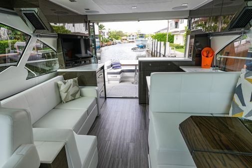 Cruisers Yachts 50 Cantius image